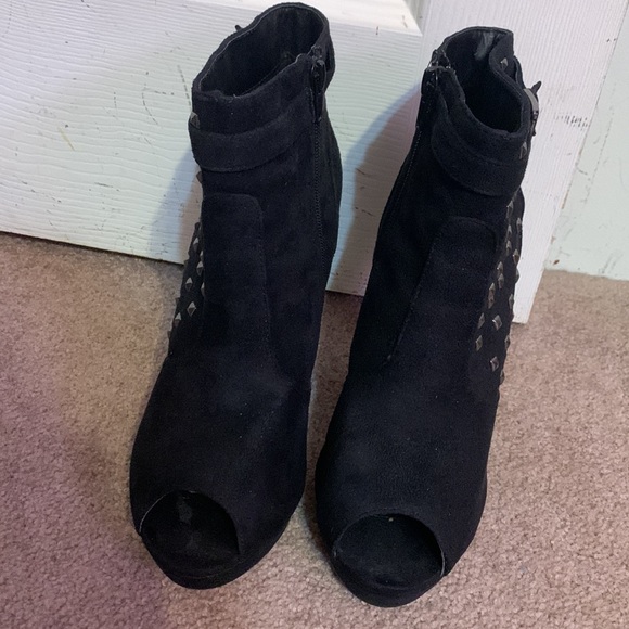 Rue 21 Black Open Toe Studded Heeled Ankle Boots - Picture 2 of 11